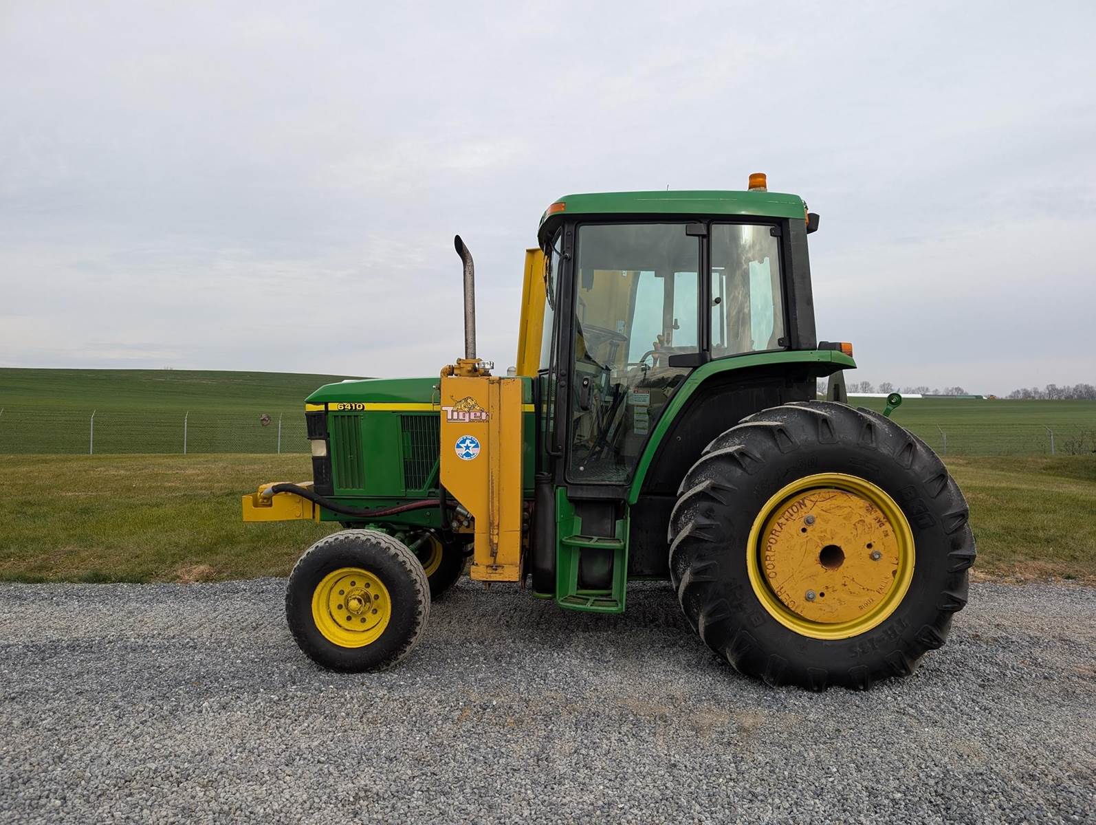 2000 John Deere 6410 Tractor For sale