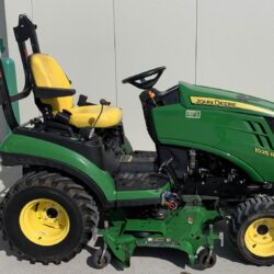 2016 John Deere 1025R Tractor