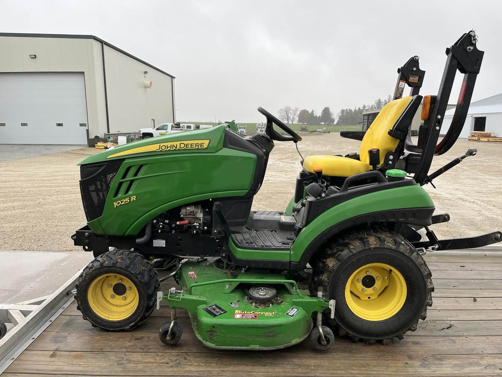 2017 John Deere 1025R Tractor For Sale - Image 2