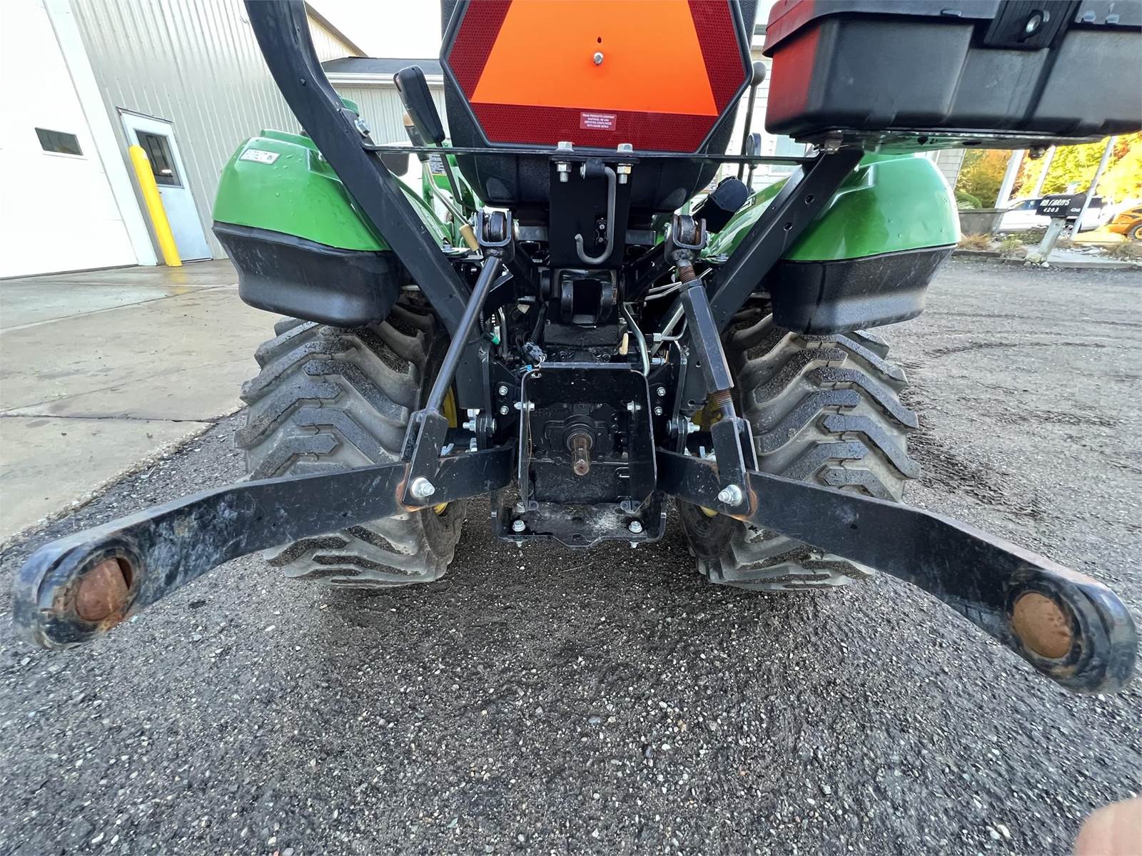 2018 John Deere 1023E Tractor For Sale - Image 4