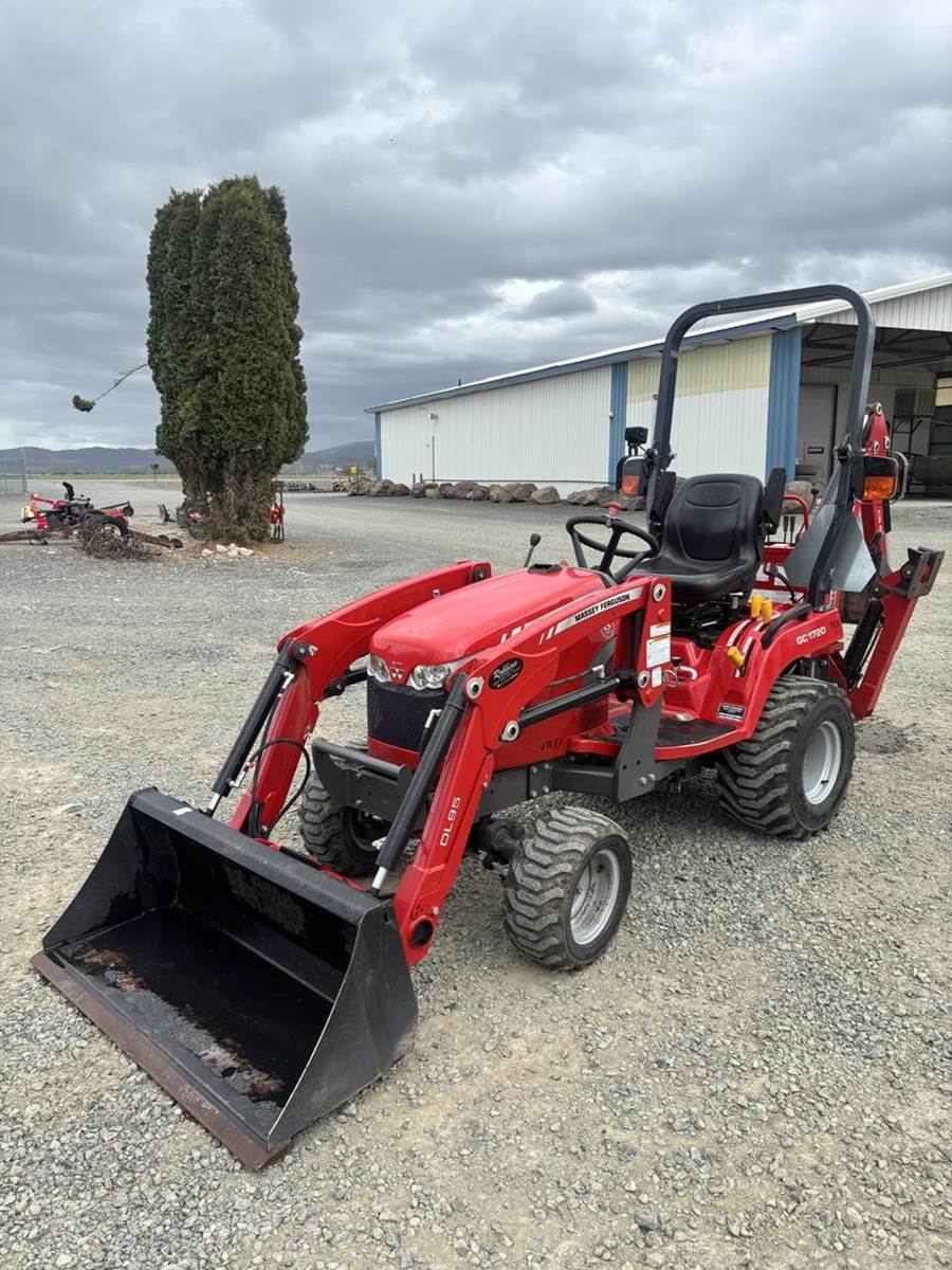 2018 Massey Ferguson GC1720 Tractor