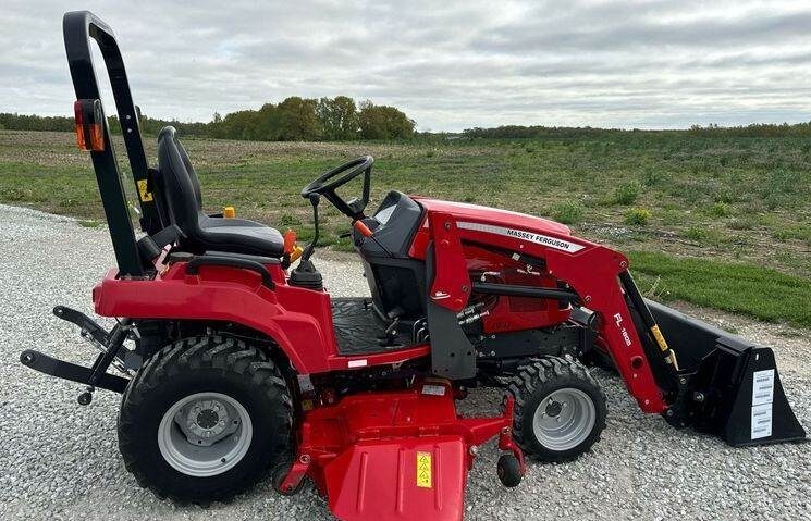 2021 Massey Ferguson GC1723 Tractor